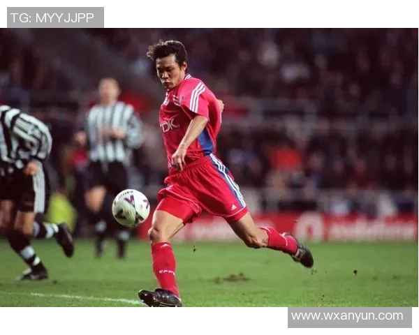 足球明星精彩瞬间大开脚踢球图片集锦展现足球魅力与激情